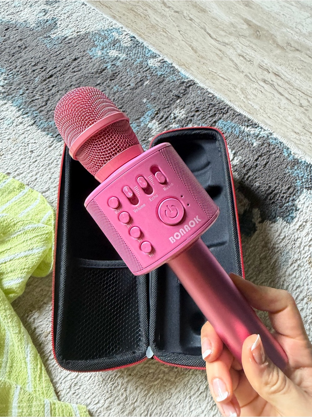 Pink Wireless Karaoke Microphone - BONAOK